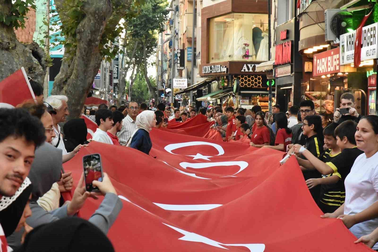 Pendik, 15 Temmuz’un 10. yılında şehitler ve gaziler için tek yürek oldu