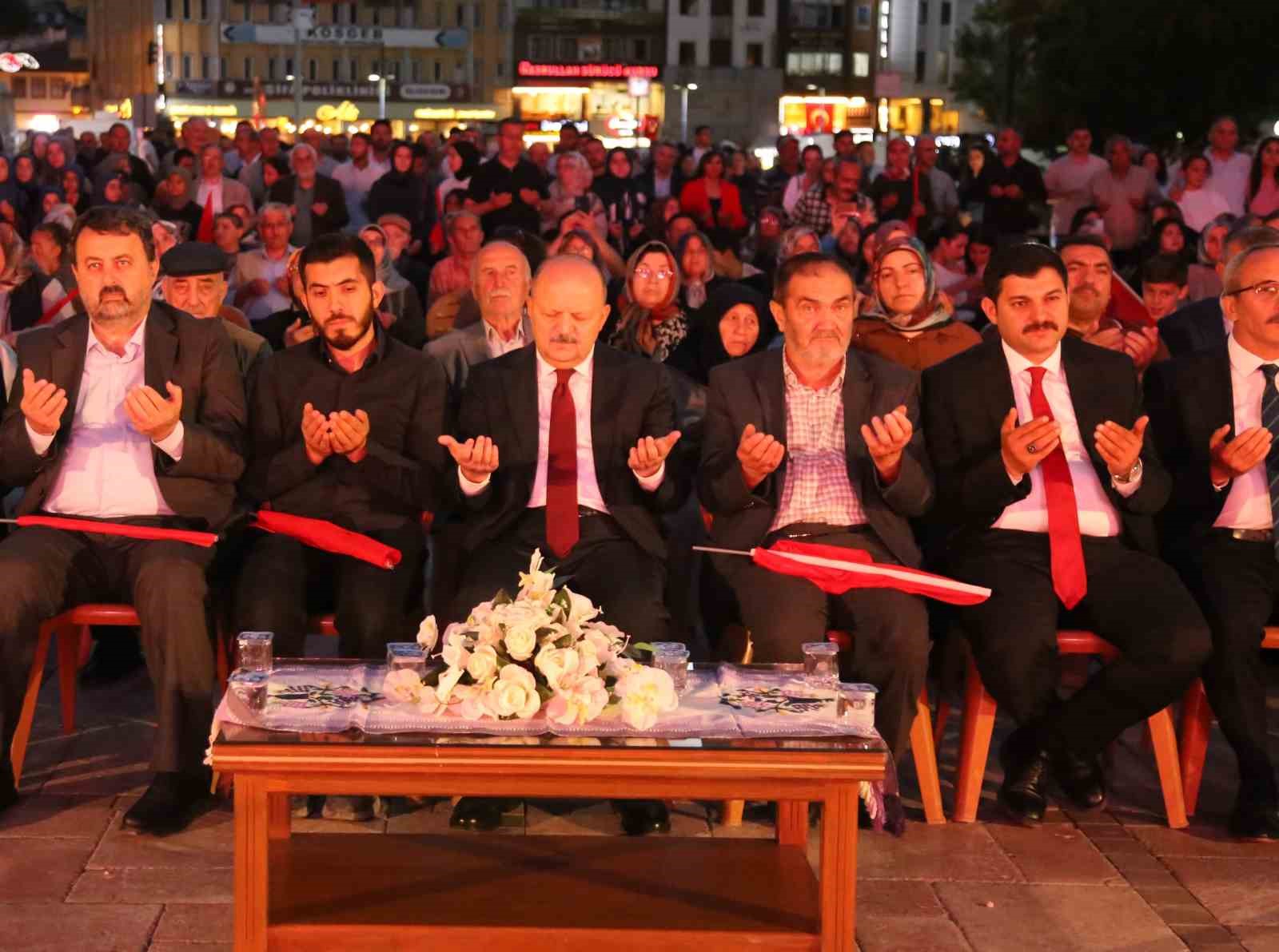 Kastamonu’da 15 Temmuz şehitleri dualarla anıldı: Okunan selalar duygusal anlar yaşattı