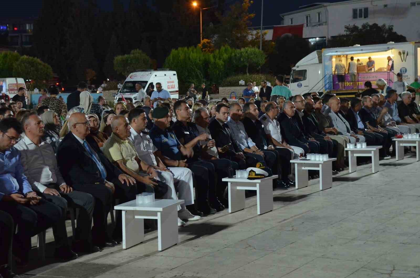 Kuşadası, Didim ve Bozdoğan’da 15 Temmuz unutulmadı