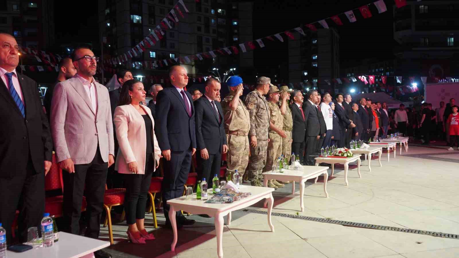 Vali Ekici: "15 Temmuz hain darbe girişimi milletin iradesiyle tarihe gömüldü"