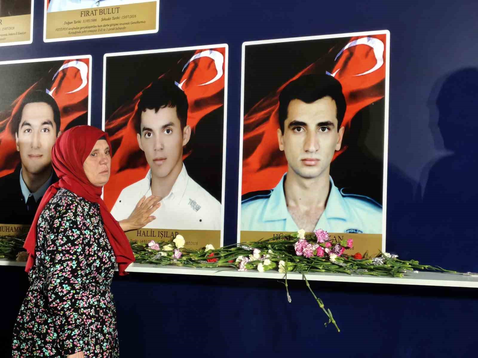 15 Temmuz şehidinin annesi: "Ben evlatsız yaşarım ama vatansız yaşayamam"
