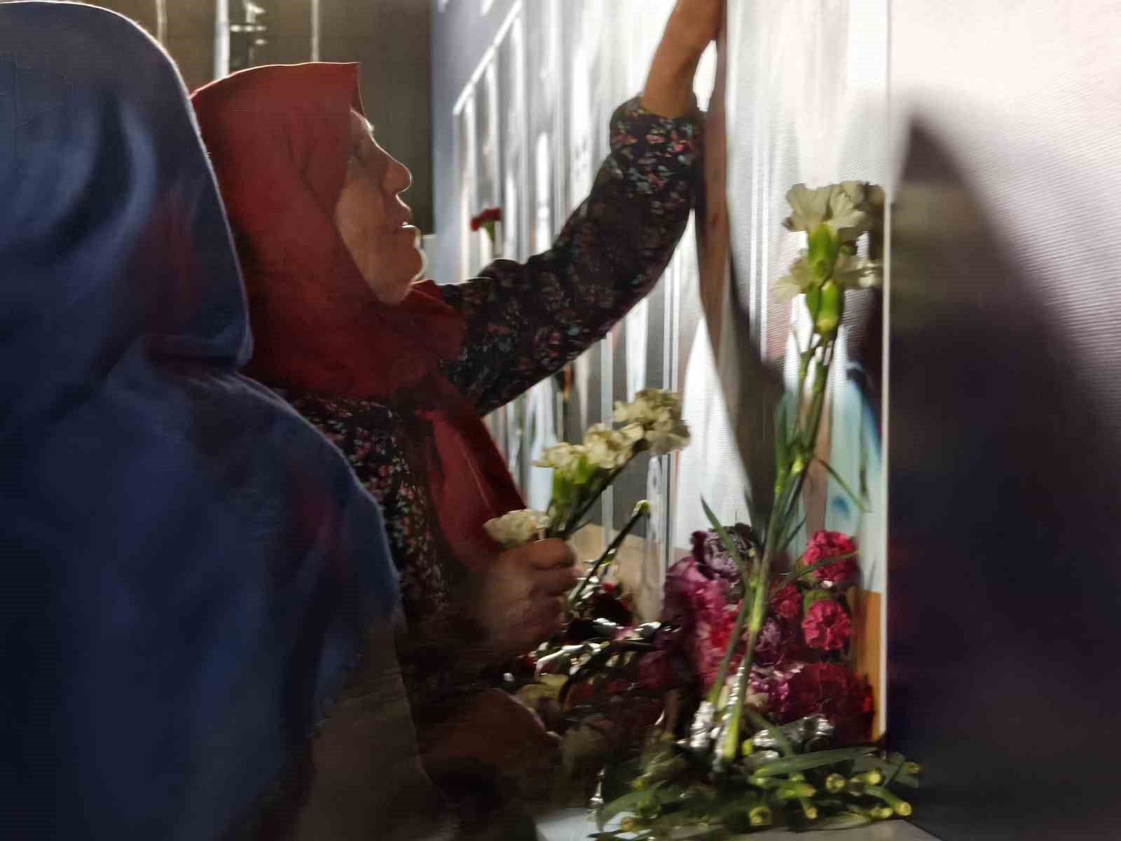 15 Temmuz şehidinin annesi: "Ben evlatsız yaşarım ama vatansız yaşayamam"