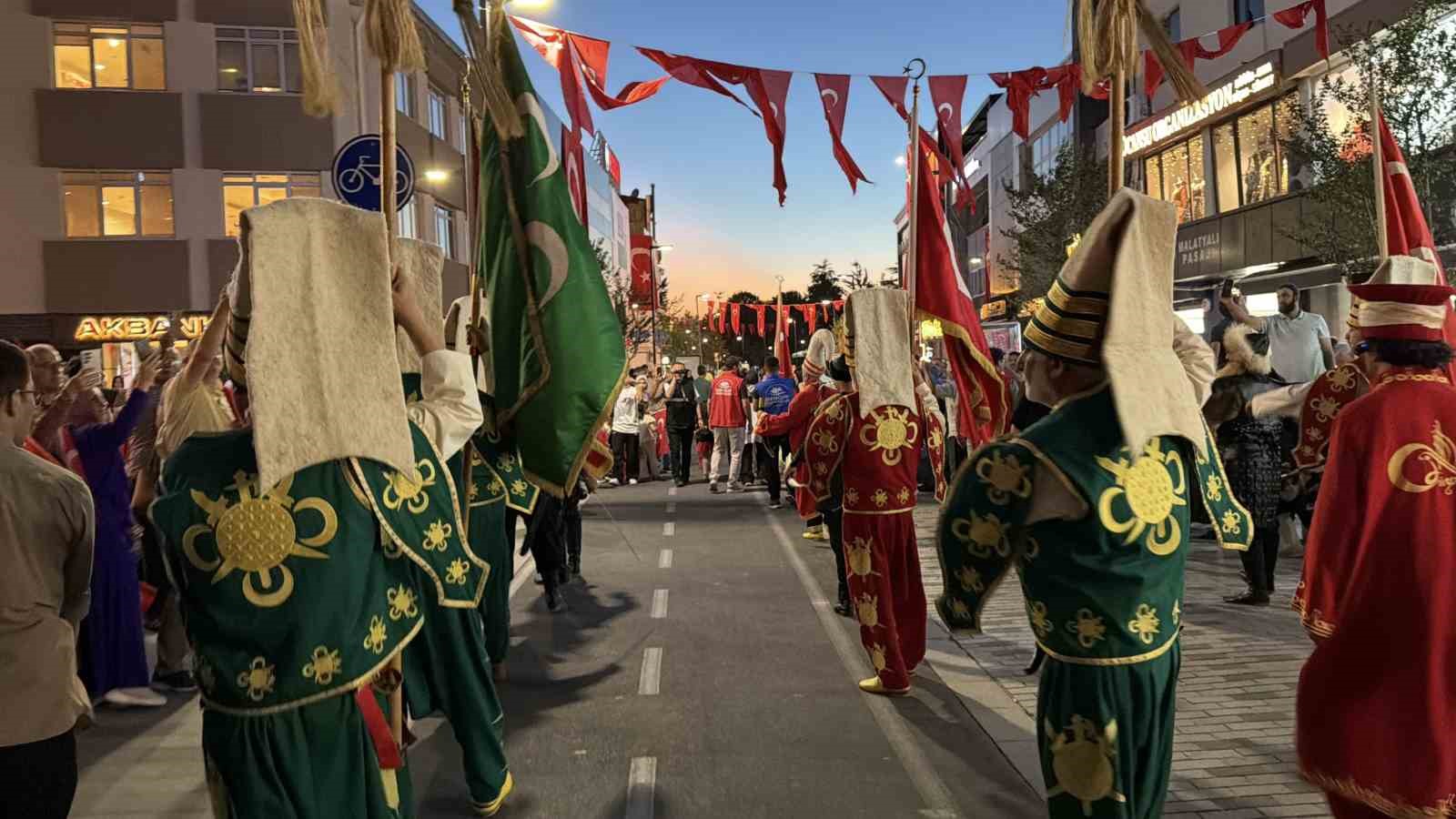Düzce’de binler, 15 Temmuz’un 10. yılında meydanları doldurdu