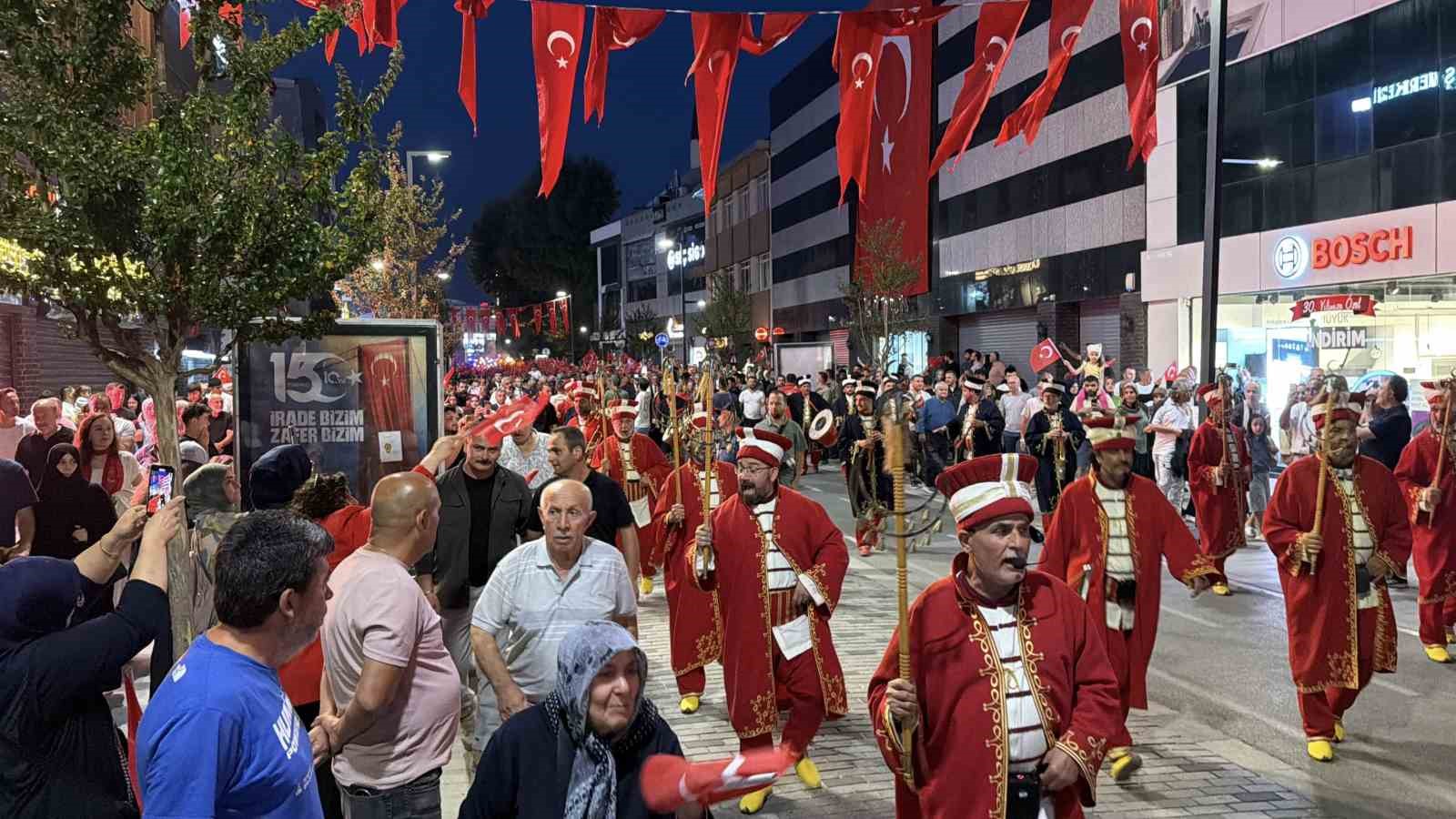 Düzce’de binler, 15 Temmuz’un 10. yılında meydanları doldurdu