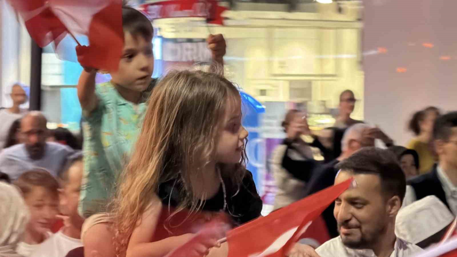 Düzce’de binler, 15 Temmuz’un 10. yılında meydanları doldurdu