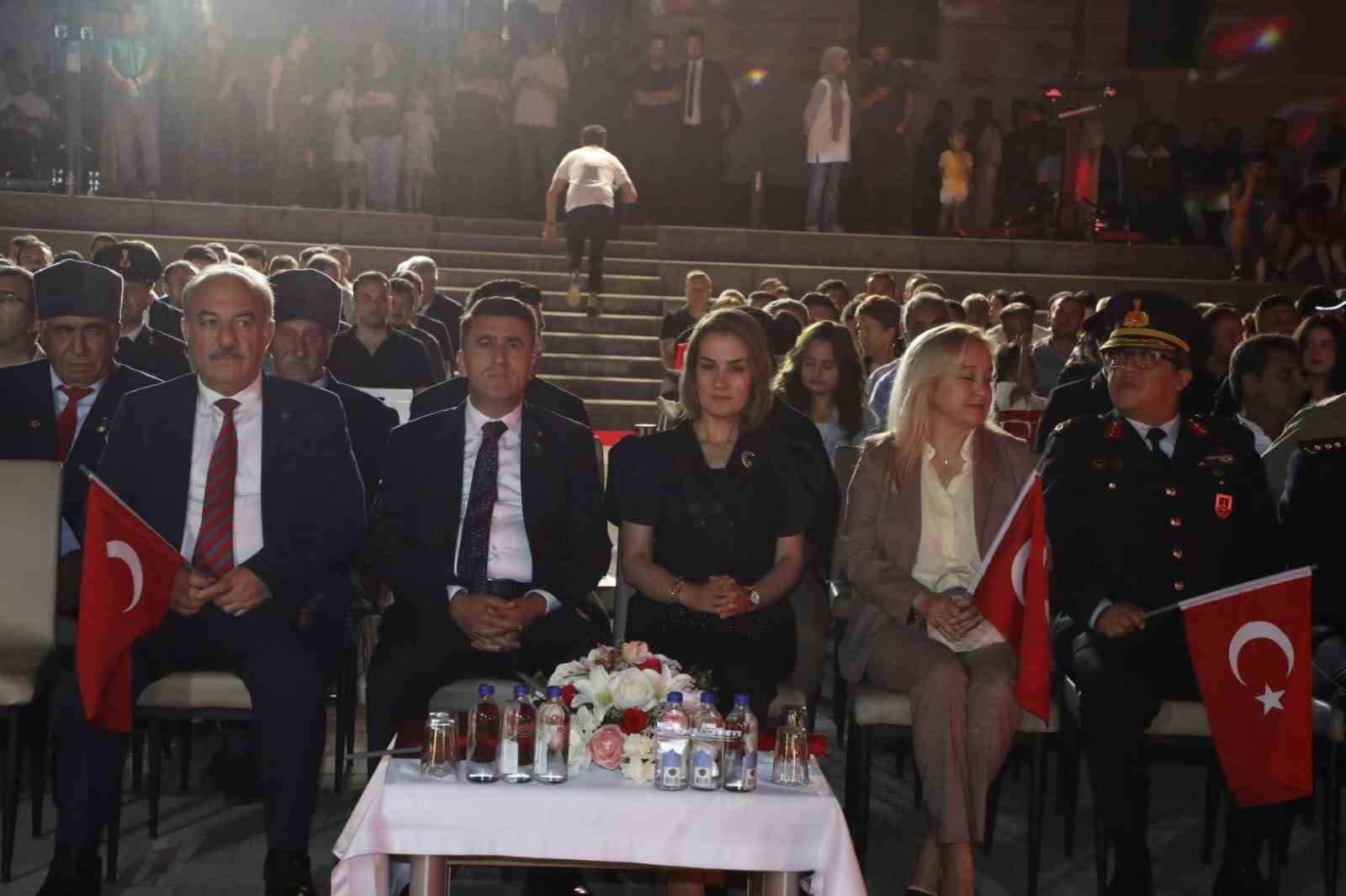 Vali Aygöl: "Ortak geleceğimizi birlikte inşa etmek en önemli sorumluluğumuzdur"