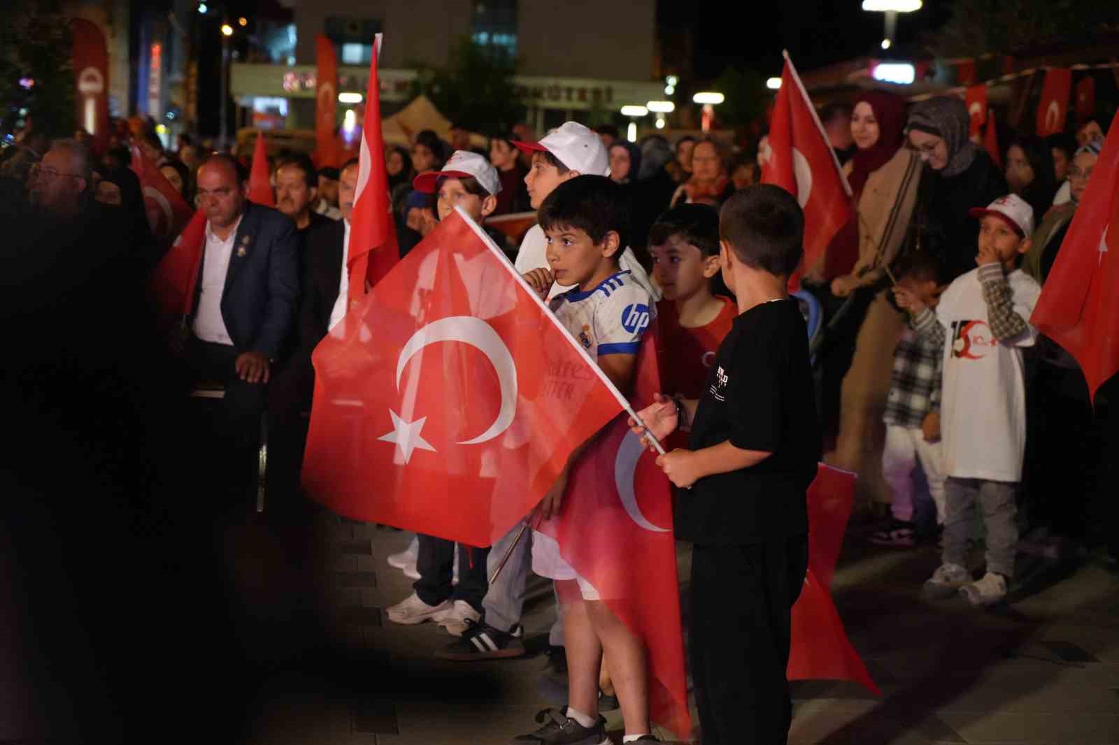 Bayburt’ta 15 Temmuz’un 10’uncu yılında şehitler dualarla anıldı