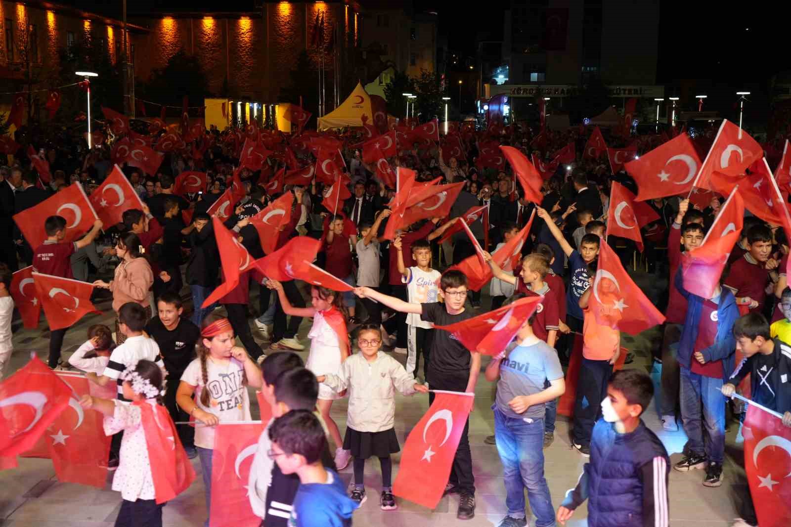Bayburt’ta 15 Temmuz’un 10’uncu yılında şehitler dualarla anıldı