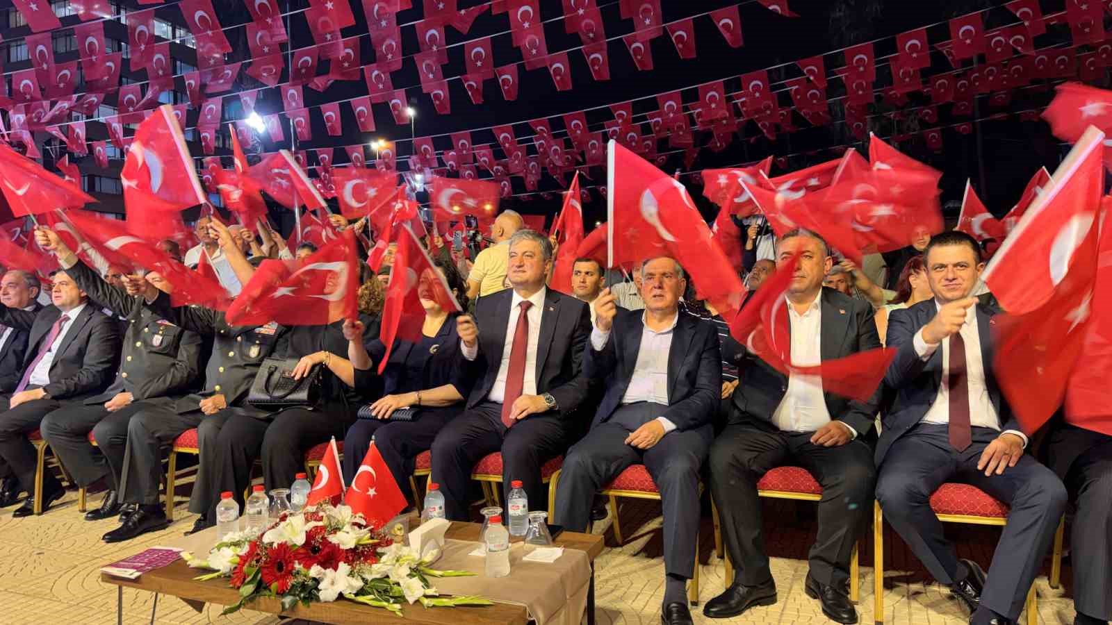 Adana’da 15 Temmuz’un 10. yılında demokrasi nöbeti tutuldu