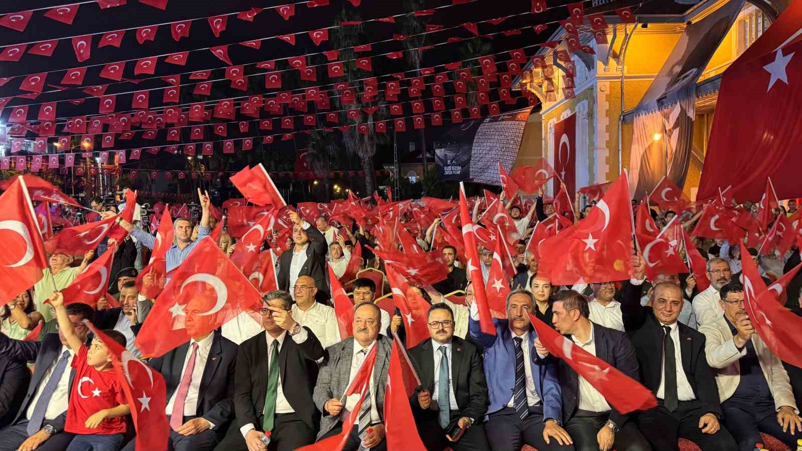 Adana’da 15 Temmuz’un 10. yılında demokrasi nöbeti tutuldu