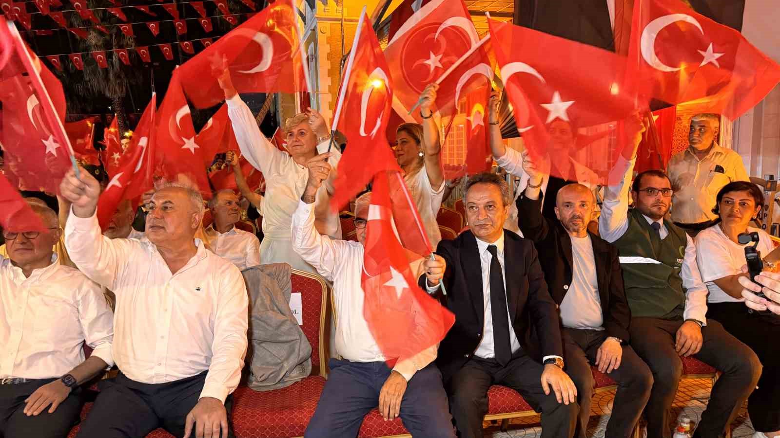 Adana’da 15 Temmuz’un 10. yılında demokrasi nöbeti tutuldu