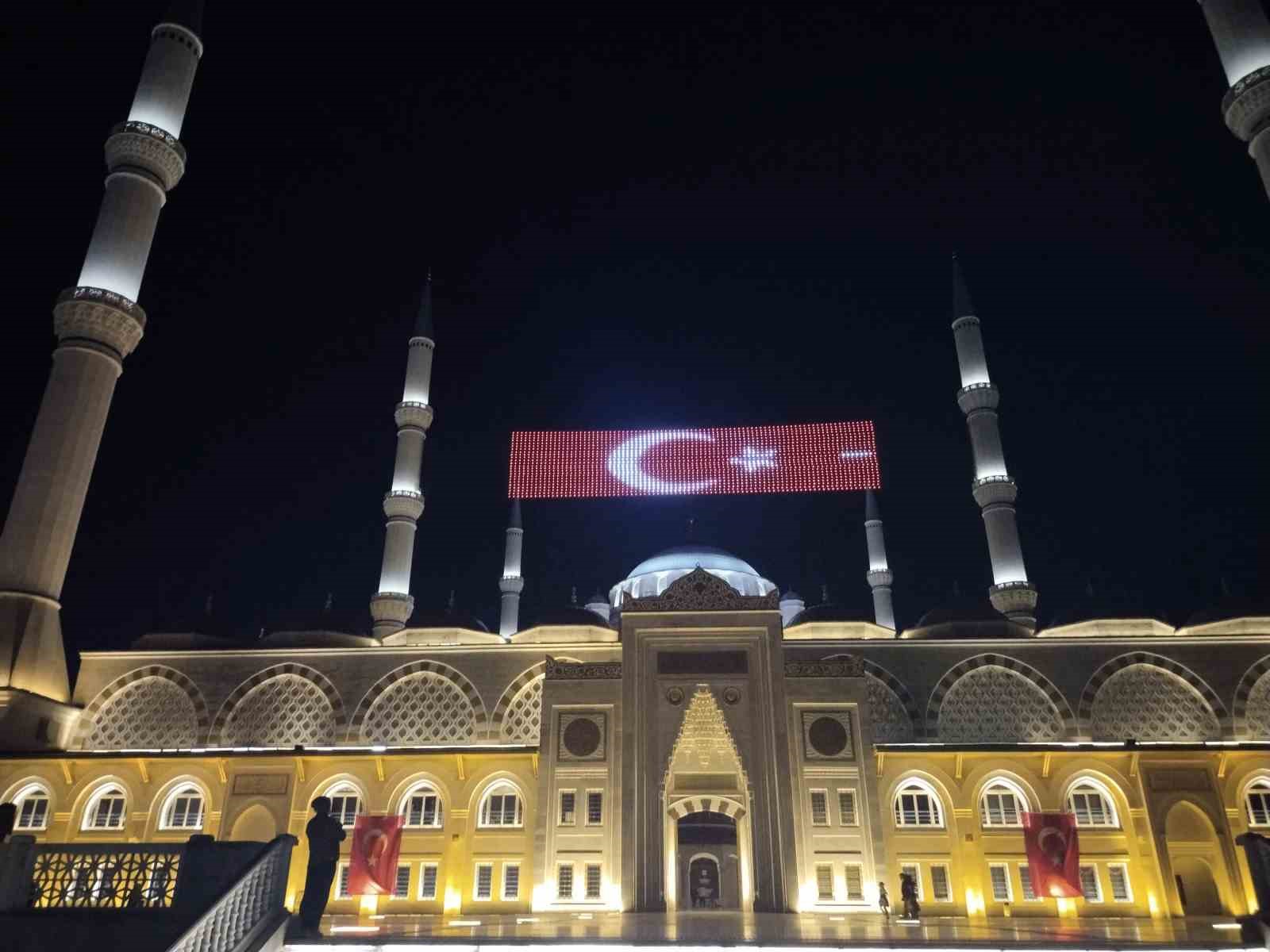 Çamlıca Camii’nde 15 Temmuz’un 10. yılında sela sesleri yankılandı