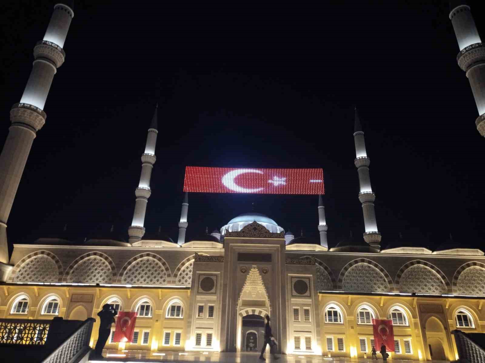 Çamlıca Camii’nde 15 Temmuz’un 10. yılında sela sesleri yankılandı
