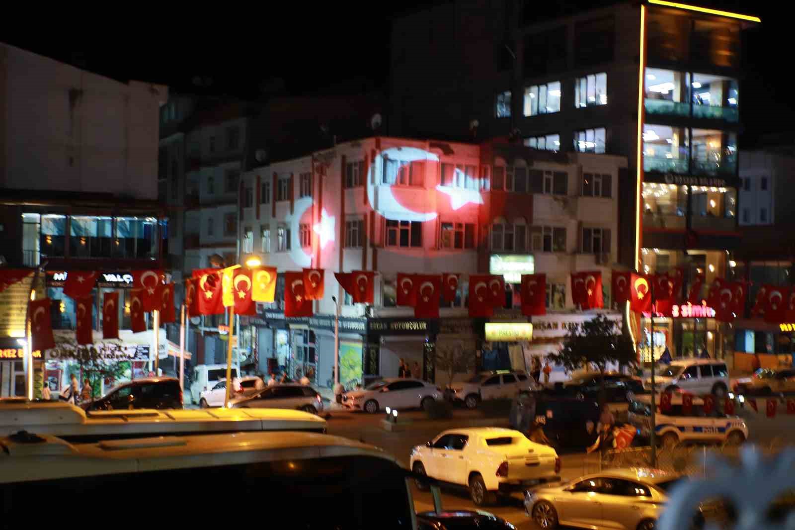 Hakkari 15 Temmuz’da tek yürek oldu