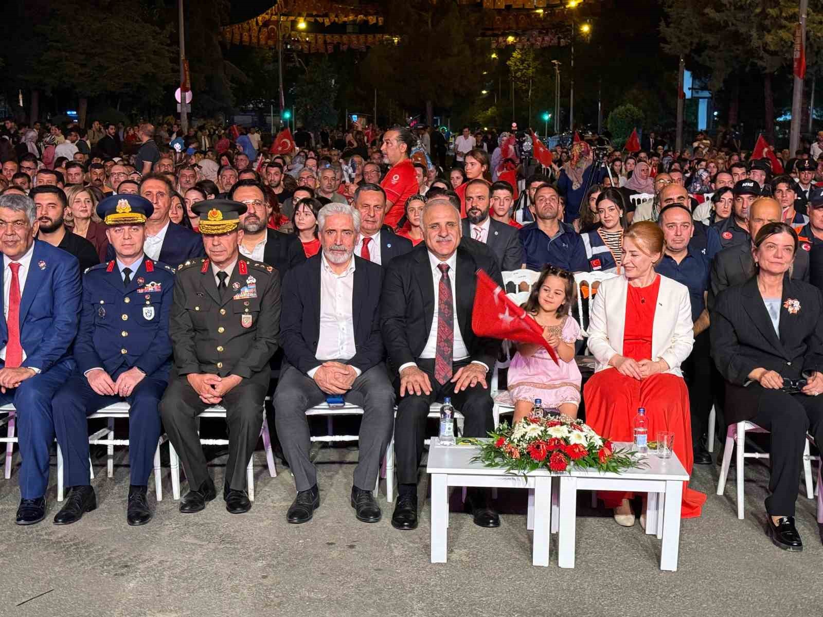 Diyarbakır’da 15 Temmuz Demokrasi ve Milli Birlik Günü etkinlikleri düzenlendi