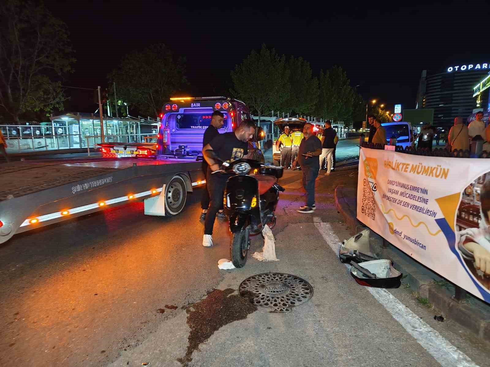 İki motosiklete çarpan sürücü ortalığı savaş alanına çevirdi: 1 ölü, 3 yaralı