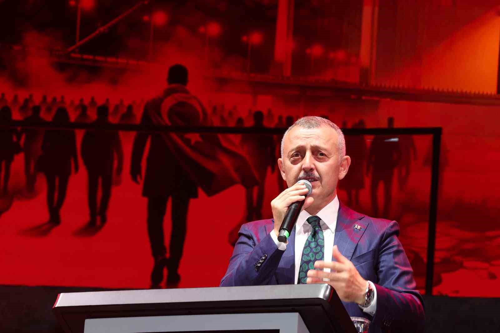 Kocaeli’de on binler Milli İrade Meydanı’nı doldudu