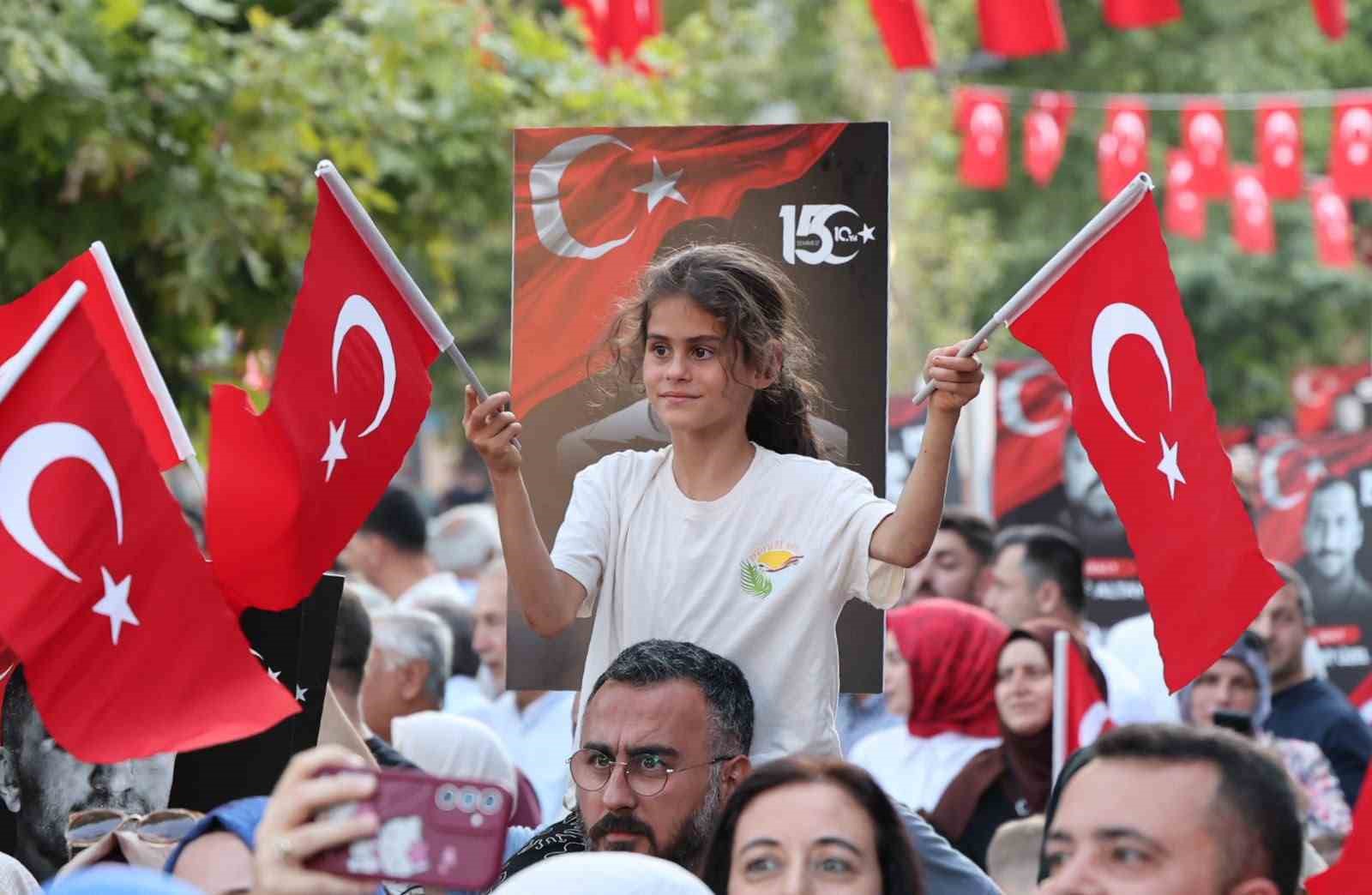 Kocaeli’de on binler Milli İrade Meydanı’nı doldudu