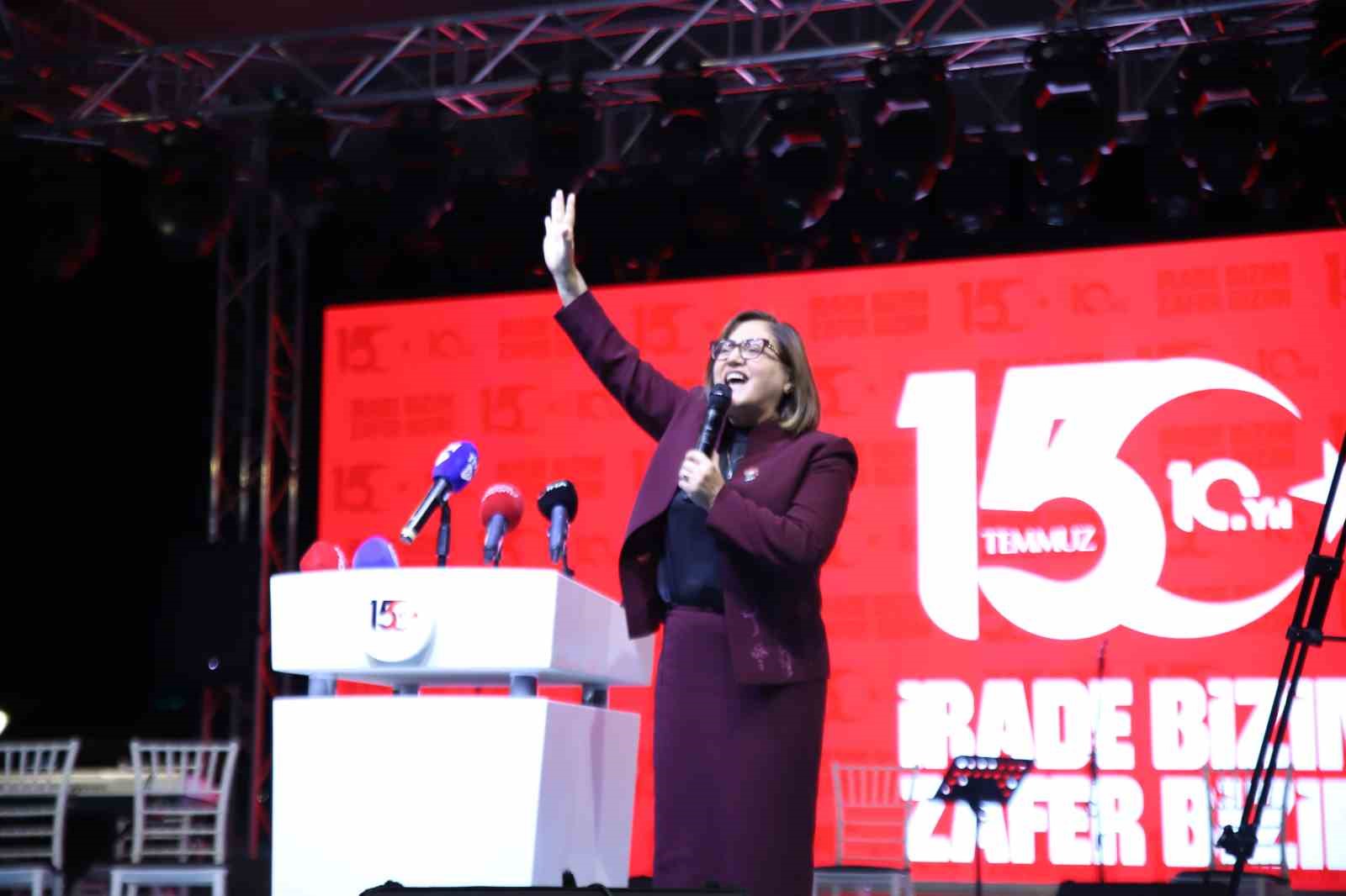 Gaziantepliler 10 yıl önceki heyecanla tek yürek meydanlara indi