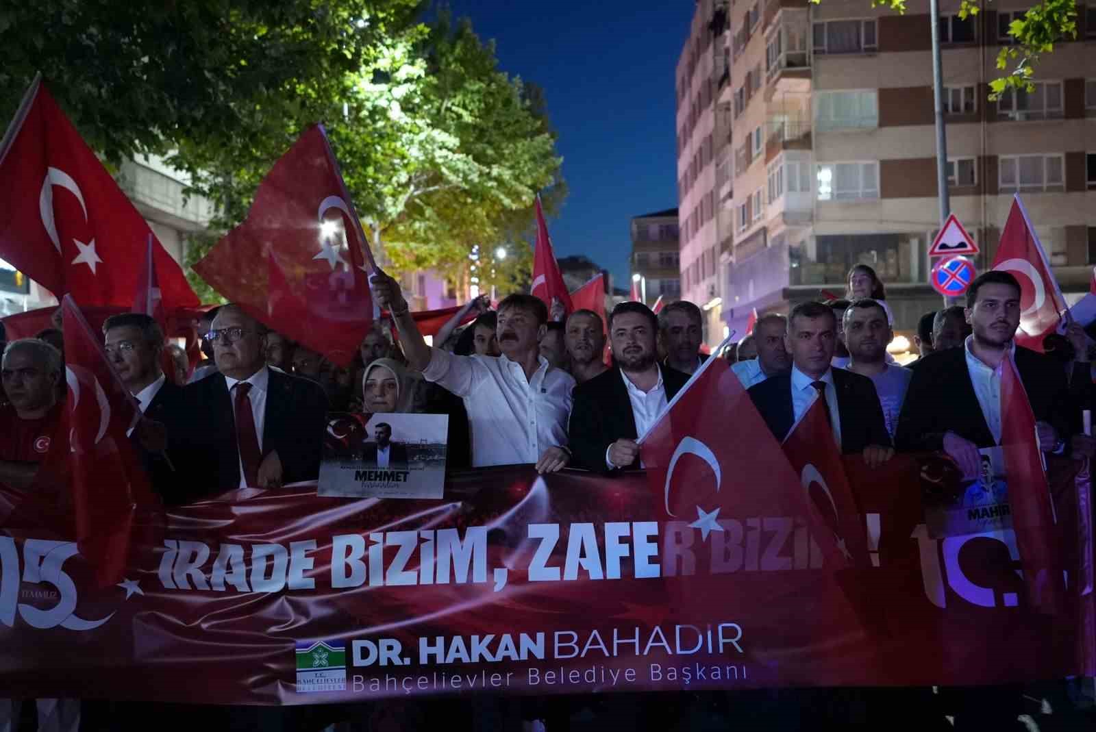 Bahçelievler’de 15 Temmuz şehitleri yürüyüşle anıldı