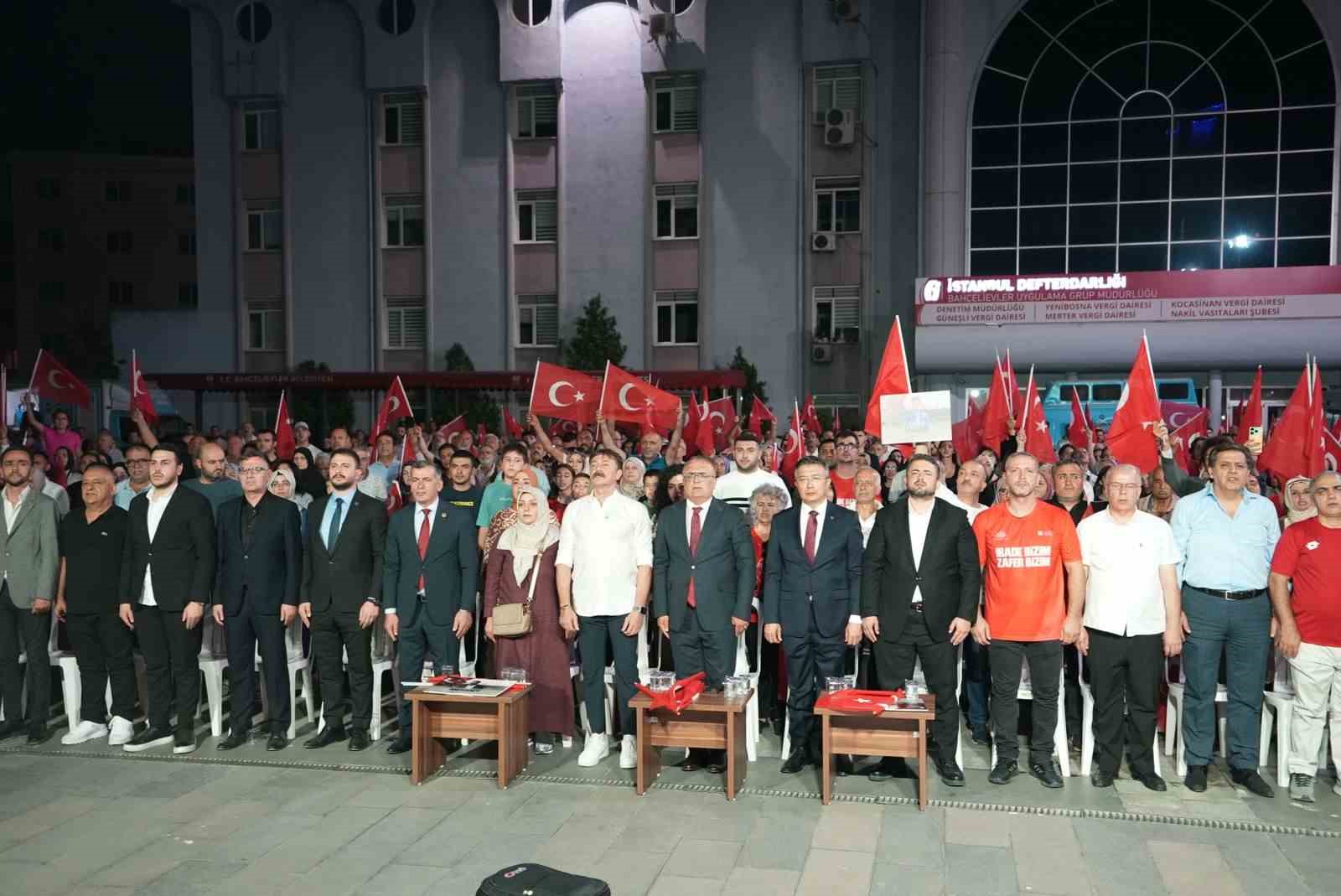 Bahçelievler’de 15 Temmuz şehitleri yürüyüşle anıldı