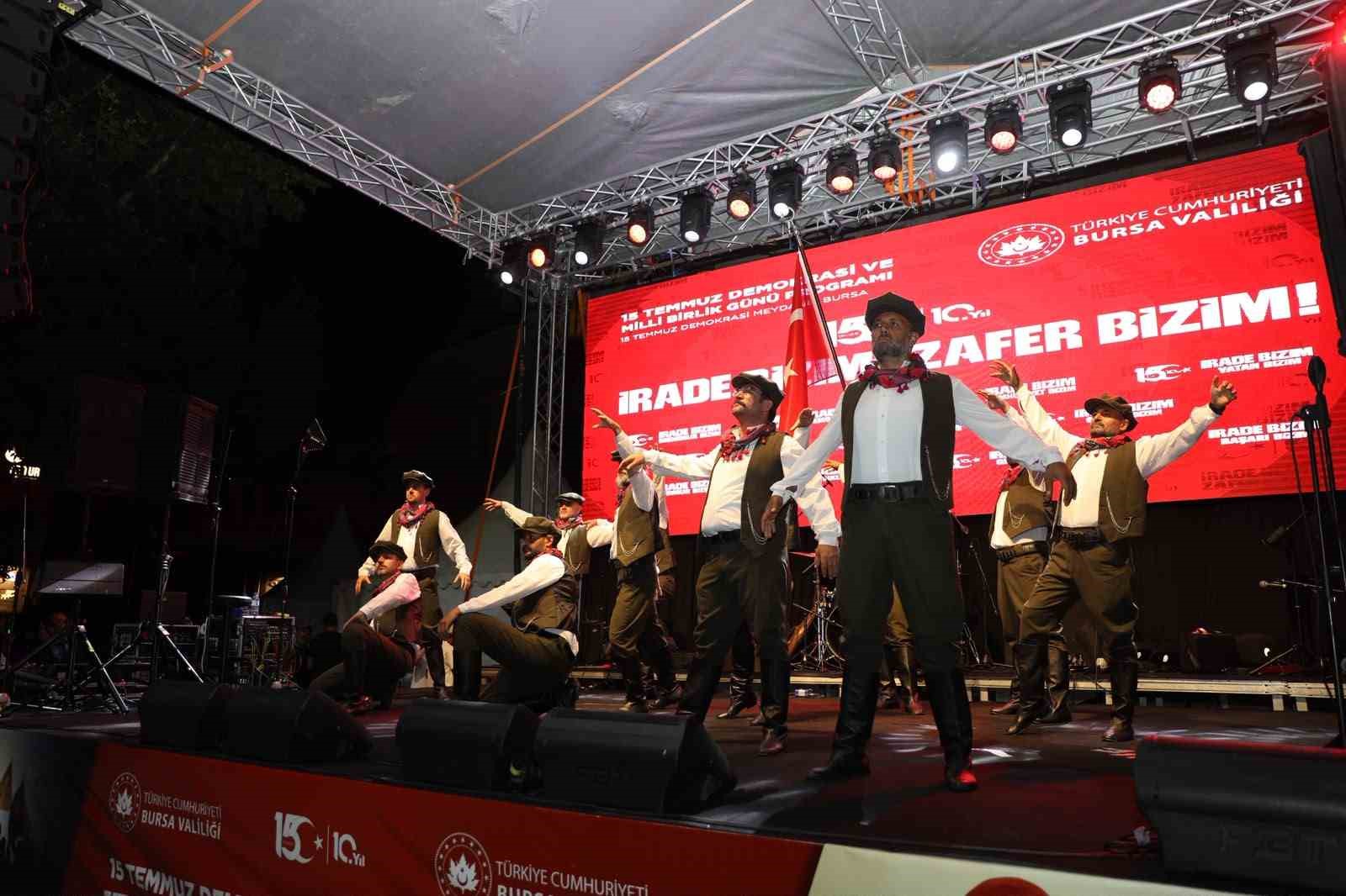 Bursa’da ’Demokrasi ve Bayrak Yürüyüşü’