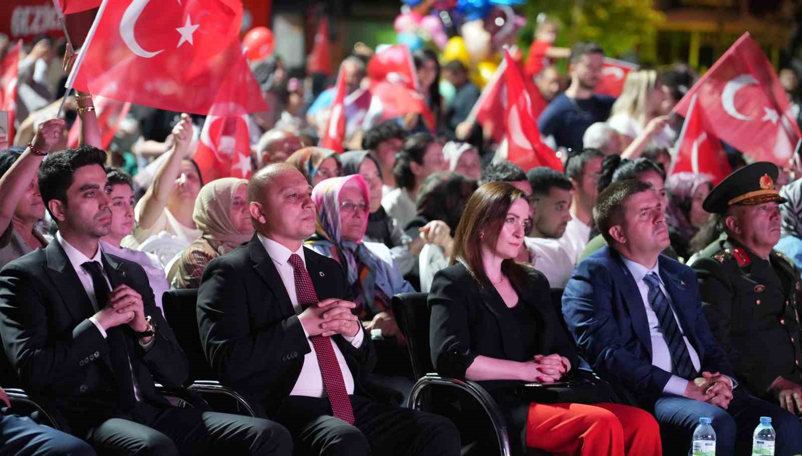 Kırıkkale 15 Temmuz’da tek yürek oldu: Binlerce vatandaş demokrasi yürüyüşünde buluştu