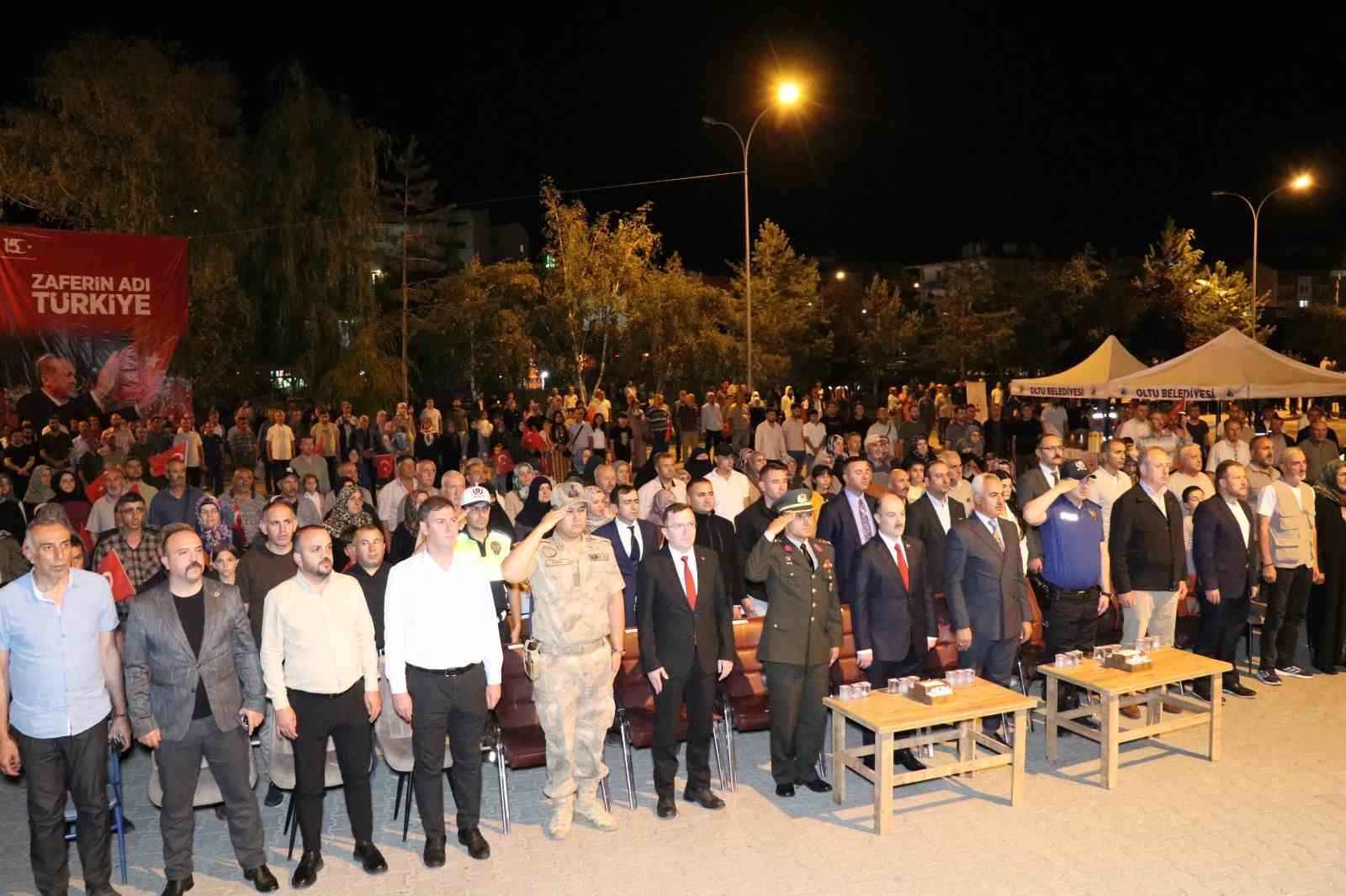 Oltulular 15 Temmuz demokrasi nöbetinde bir araya geldi