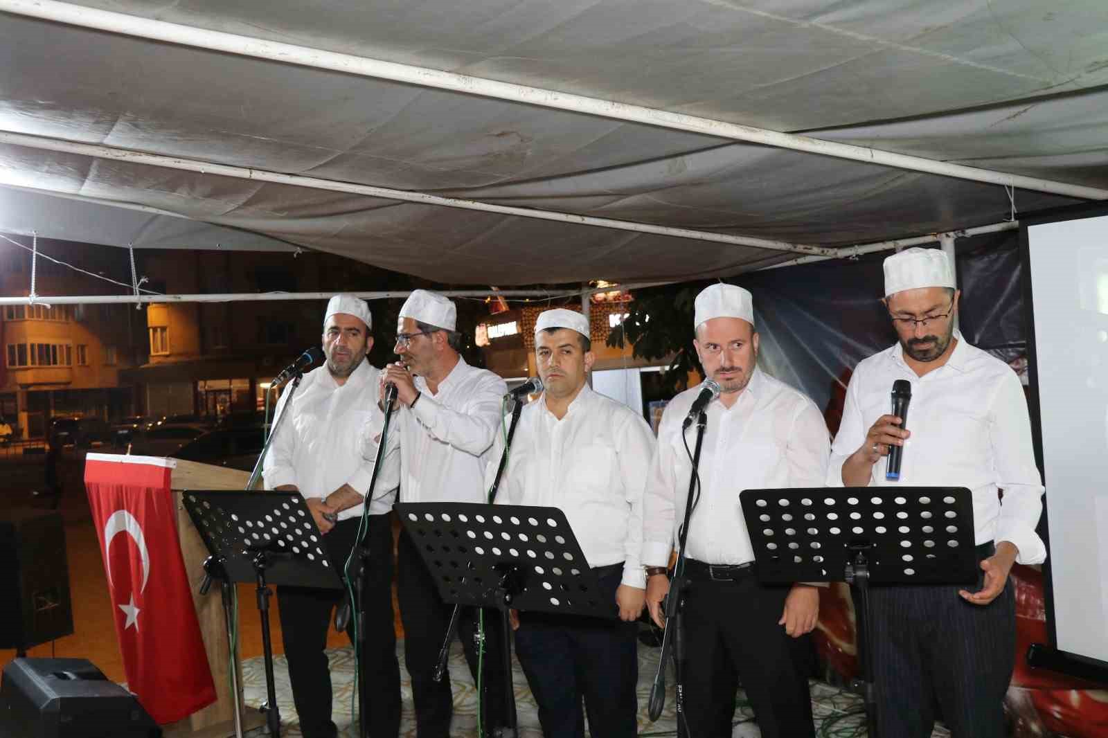 Oltulular 15 Temmuz demokrasi nöbetinde bir araya geldi