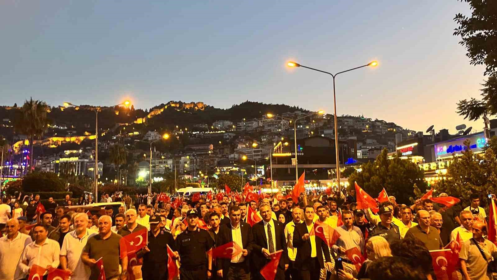 Alanya’da 15 Temmuz’un 10’uncu yılında binler tek yürek oldu