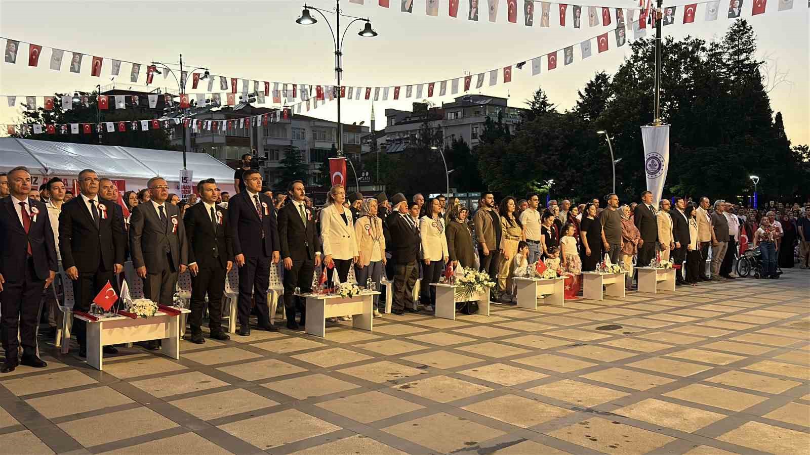 15 Temmuz’da şehit olan polis Niyazi Altay’ın oğlu: "Benim için o gece bir evladın ömrünü ikiye ayıran gecedir"