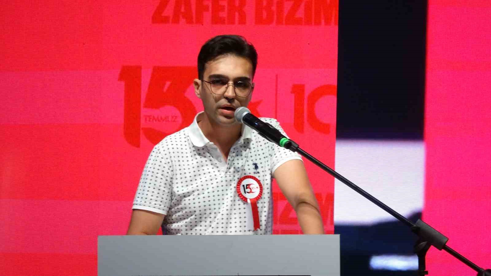 15 Temmuz’da şehit olan polis Niyazi Altay’ın oğlu: "Benim için o gece bir evladın ömrünü ikiye ayıran gecedir"