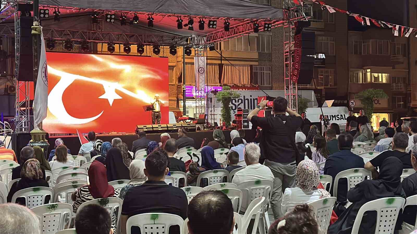 15 Temmuz’da şehit olan polis Niyazi Altay’ın oğlu: "Benim için o gece bir evladın ömrünü ikiye ayıran gecedir"