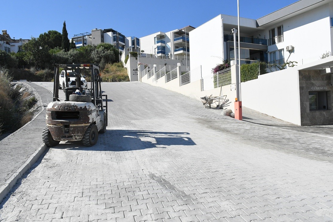Kuşadası’nda alt ve üst yapı çalışmaları sürüyor