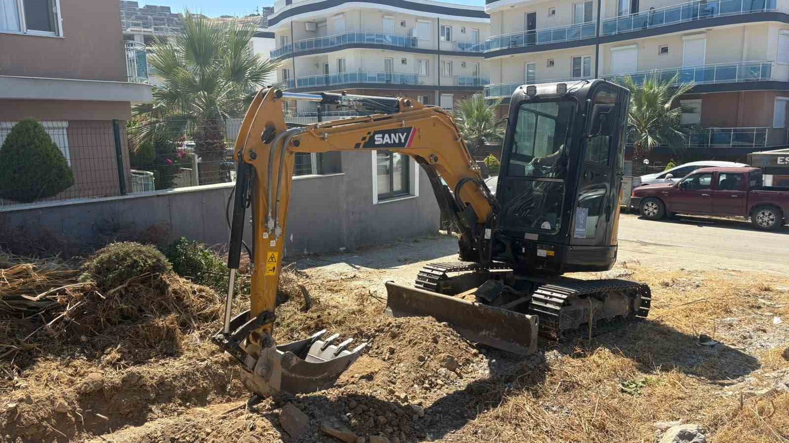 Kuşadası’nda alt ve üst yapı çalışmaları sürüyor