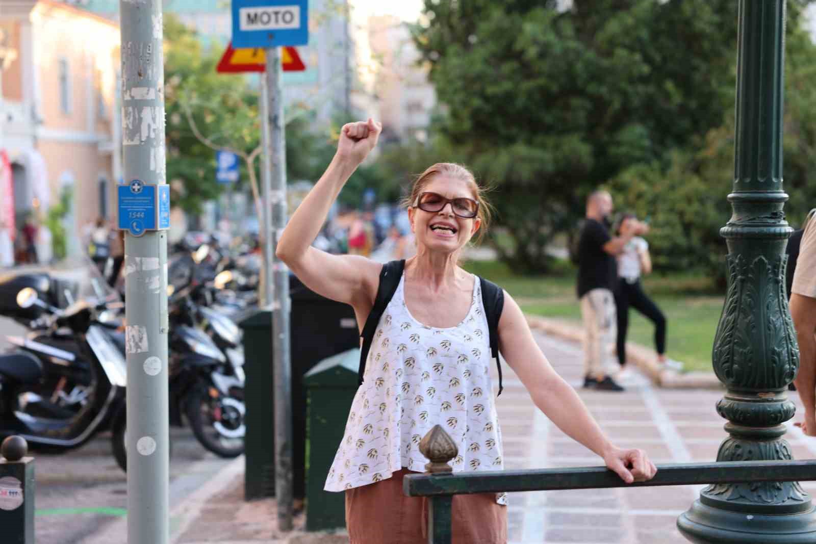 Yunanistan’da polisin açtığı ateş sonucu ölen otizmli genç için protesto düzenlendi
