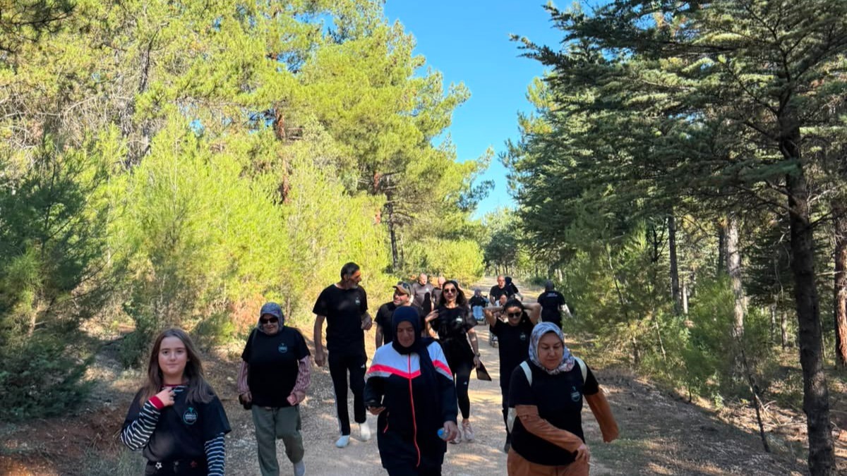 Özel bireyler için farkındalık yürüyüşü
