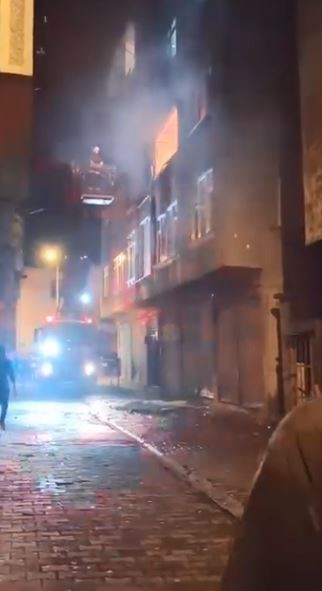 Artvin’in Hopa ilçesinde ev yangını