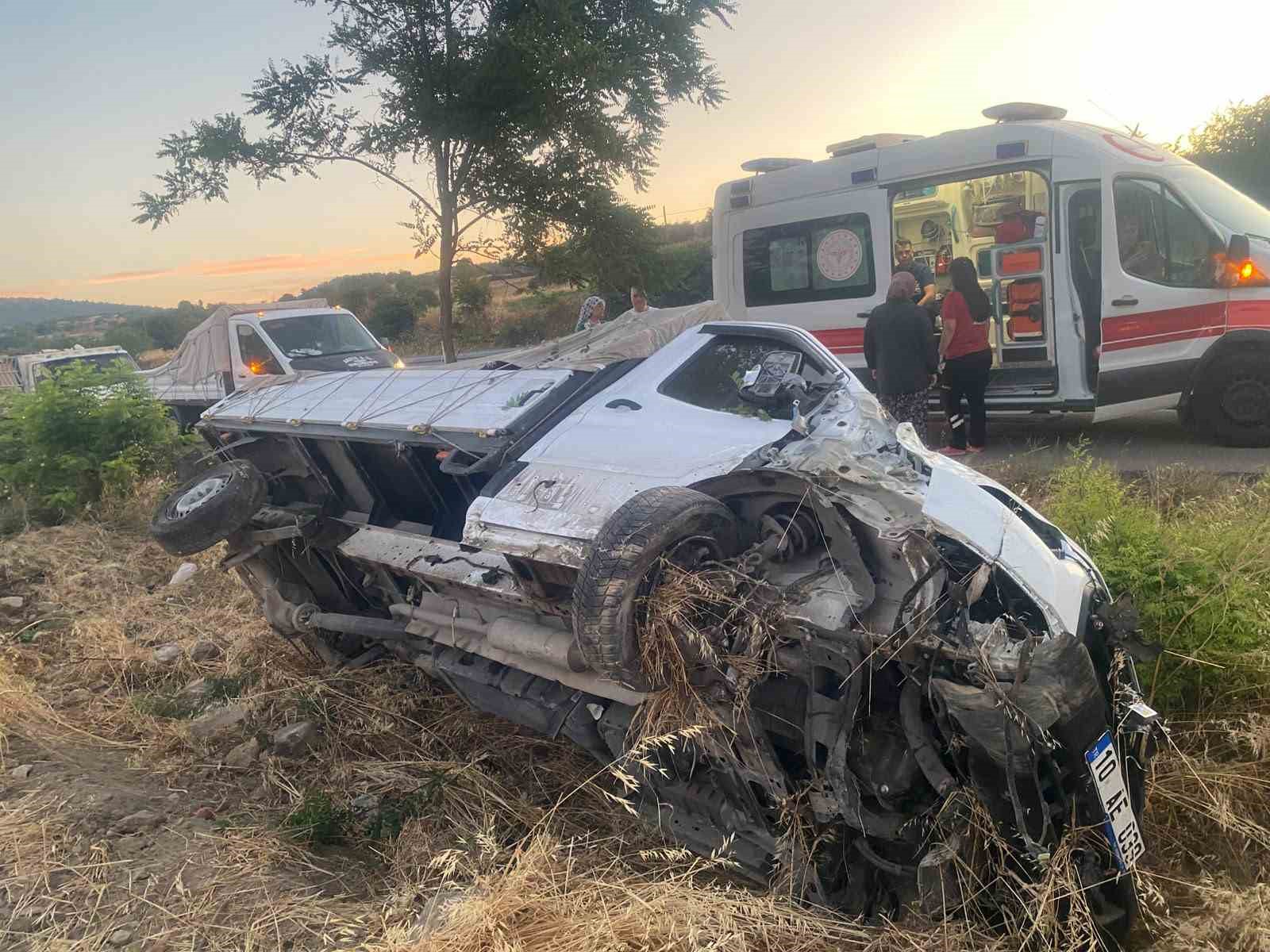 Bigadiç’te kamyonet şarampole uçtu: 1 yaralı