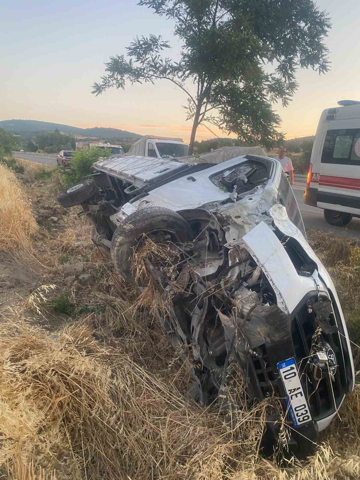 Bigadiç’te kamyonet şarampole uçtu: 1 yaralı