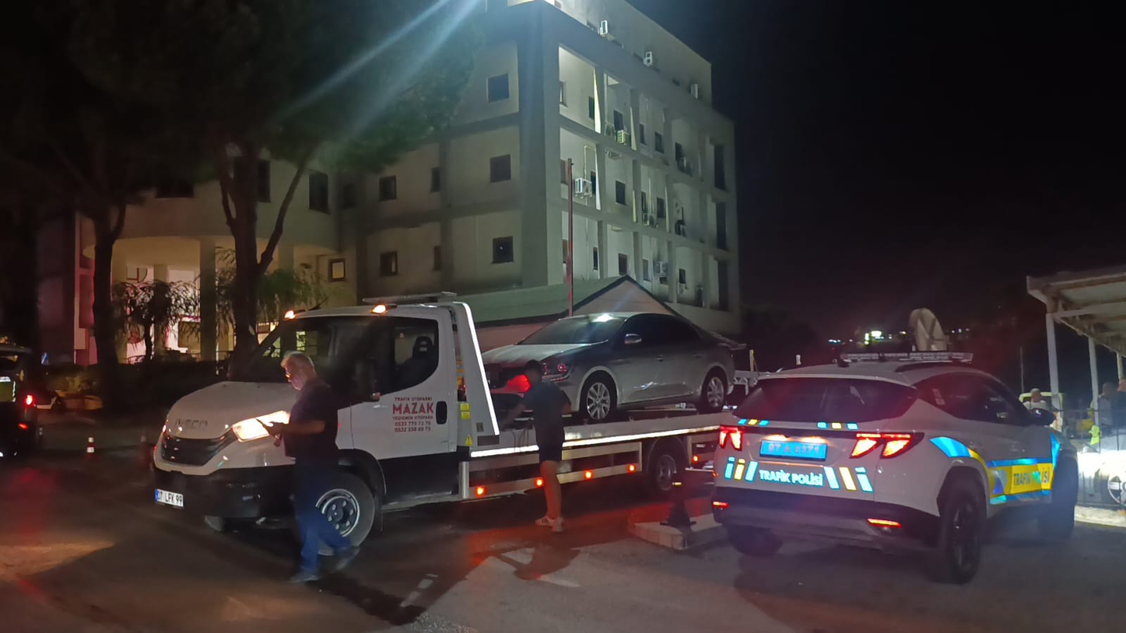 Manavgat Belediyesi’ne gece yarısı haciz operasyonu