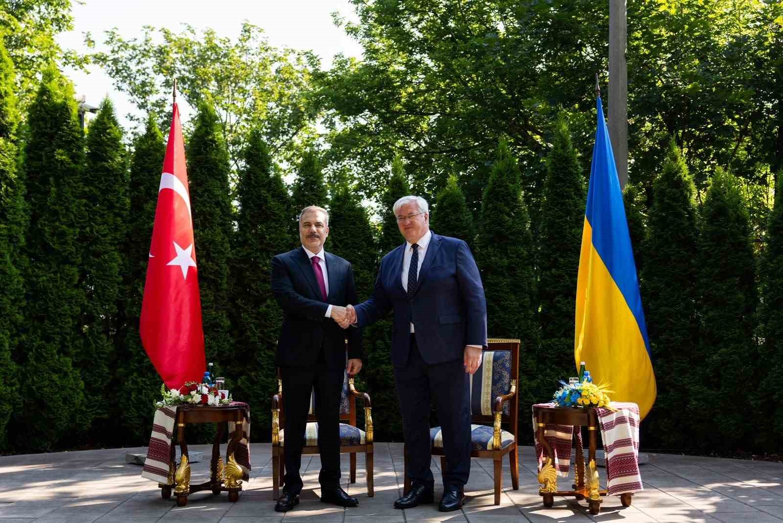 Dışişleri Bakanı Fidan Kiev’de Ukraynalı mevkidaşı Sibiha ile görüştü