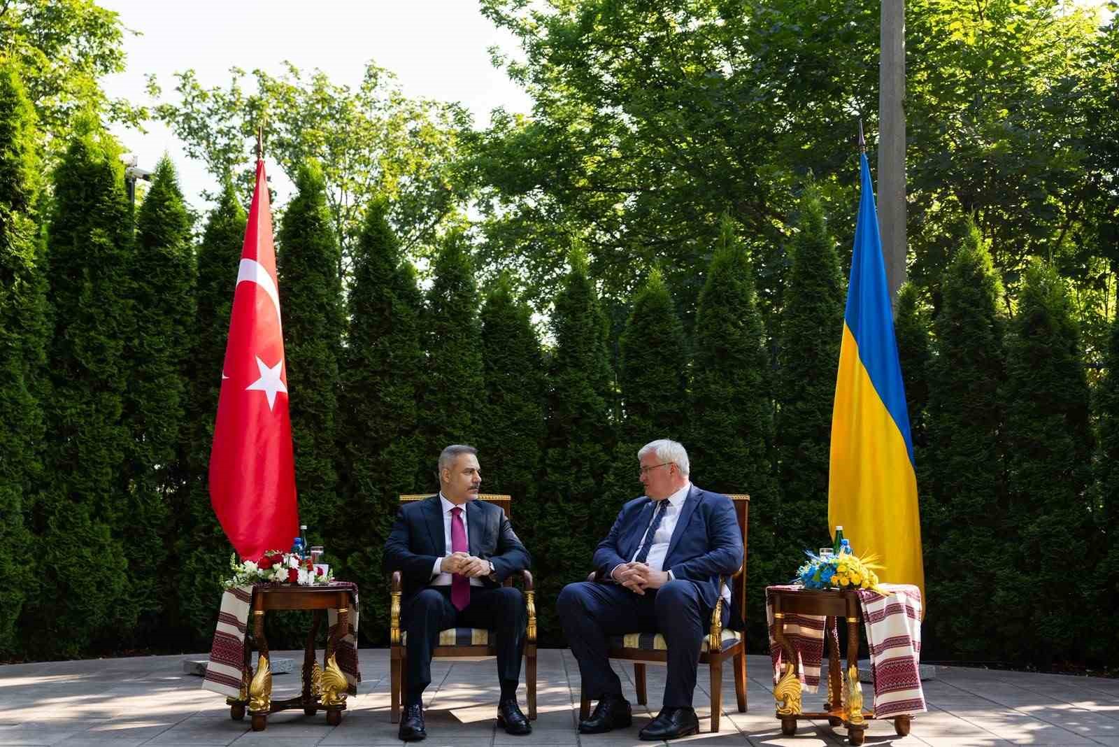 Dışişleri Bakanı Fidan Kiev’de Ukraynalı mevkidaşı Sibiha ile görüştü