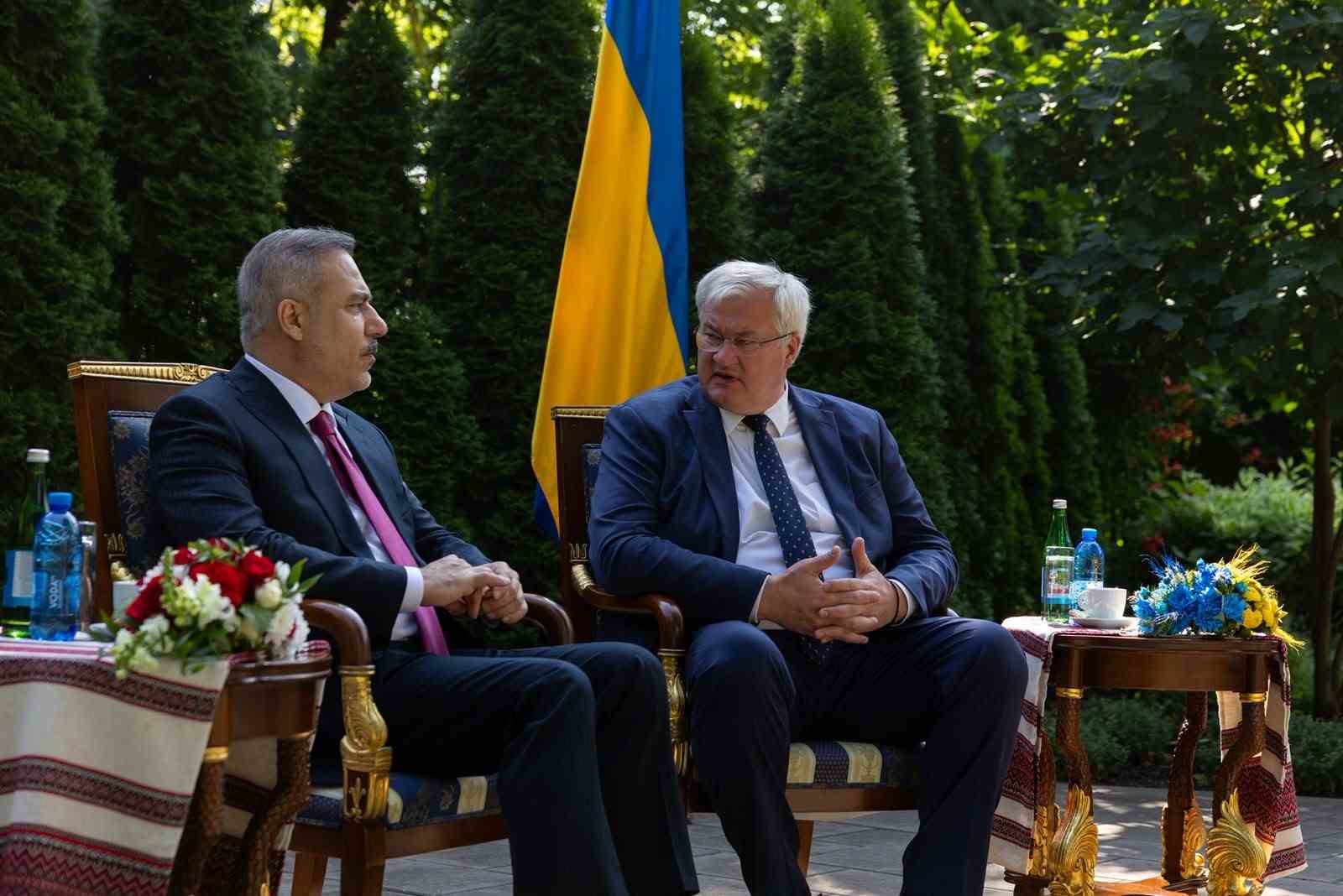Dışişleri Bakanı Fidan Kiev’de Ukraynalı mevkidaşı Sibiha ile görüştü