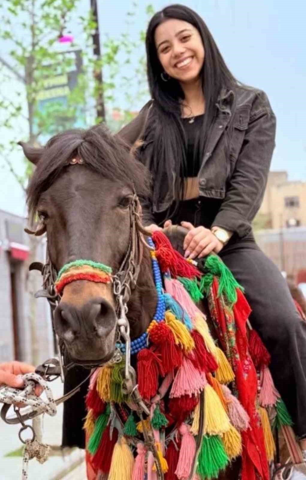Başından silahla vurulması sonucu ölen genç kadının eşi ilk kez hakim karşısına çıktı