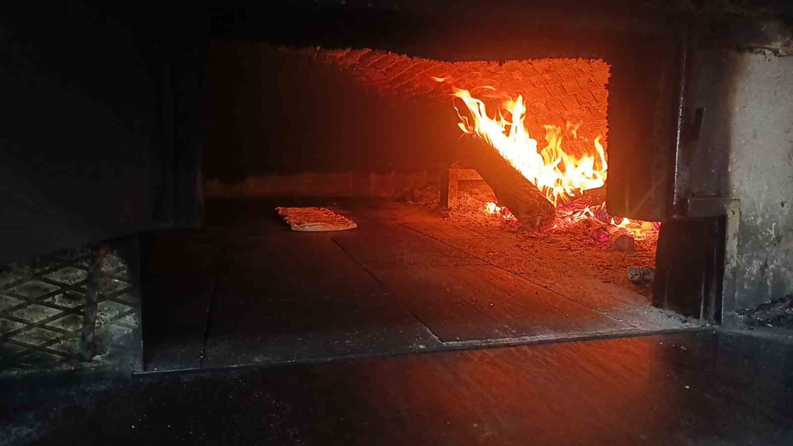 Kavurucu sıcakta ekmek mesaisi