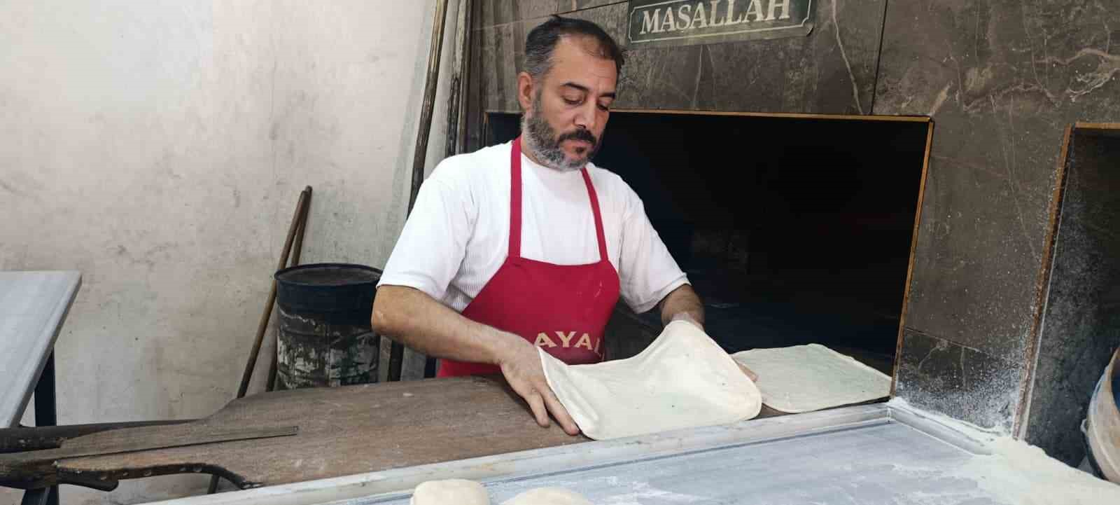 Kavurucu sıcakta ekmek mesaisi