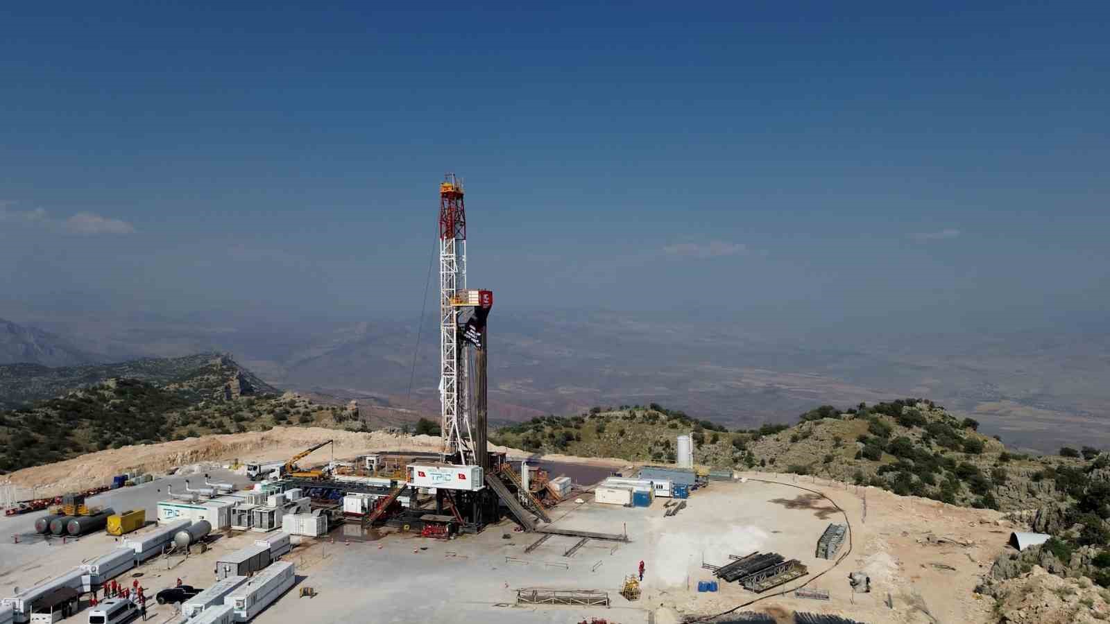 15 Temmuz gazileri Gabar’da petrol üretim tesisini gezdi