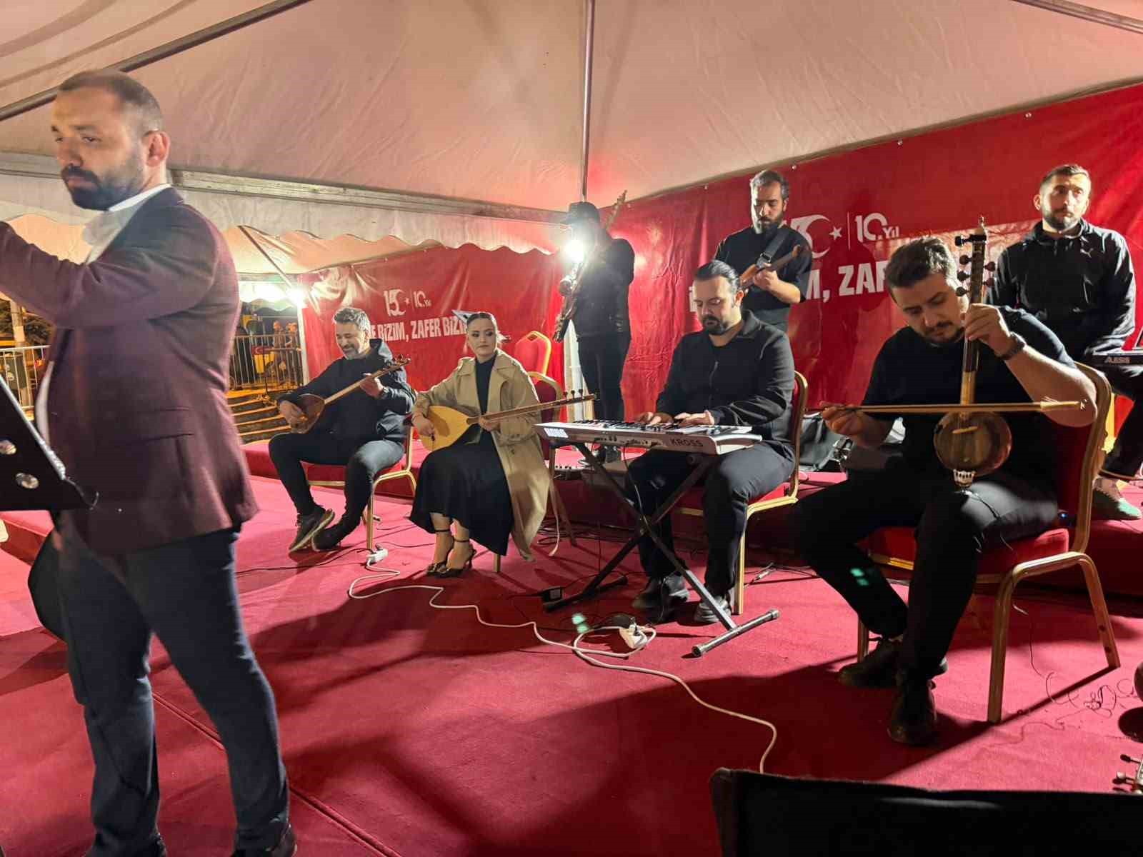 Ardahan’da 15 Temmuz Demokrasi ve Milli Birlik Günü’nde kahramanlık türküleri yankılandı