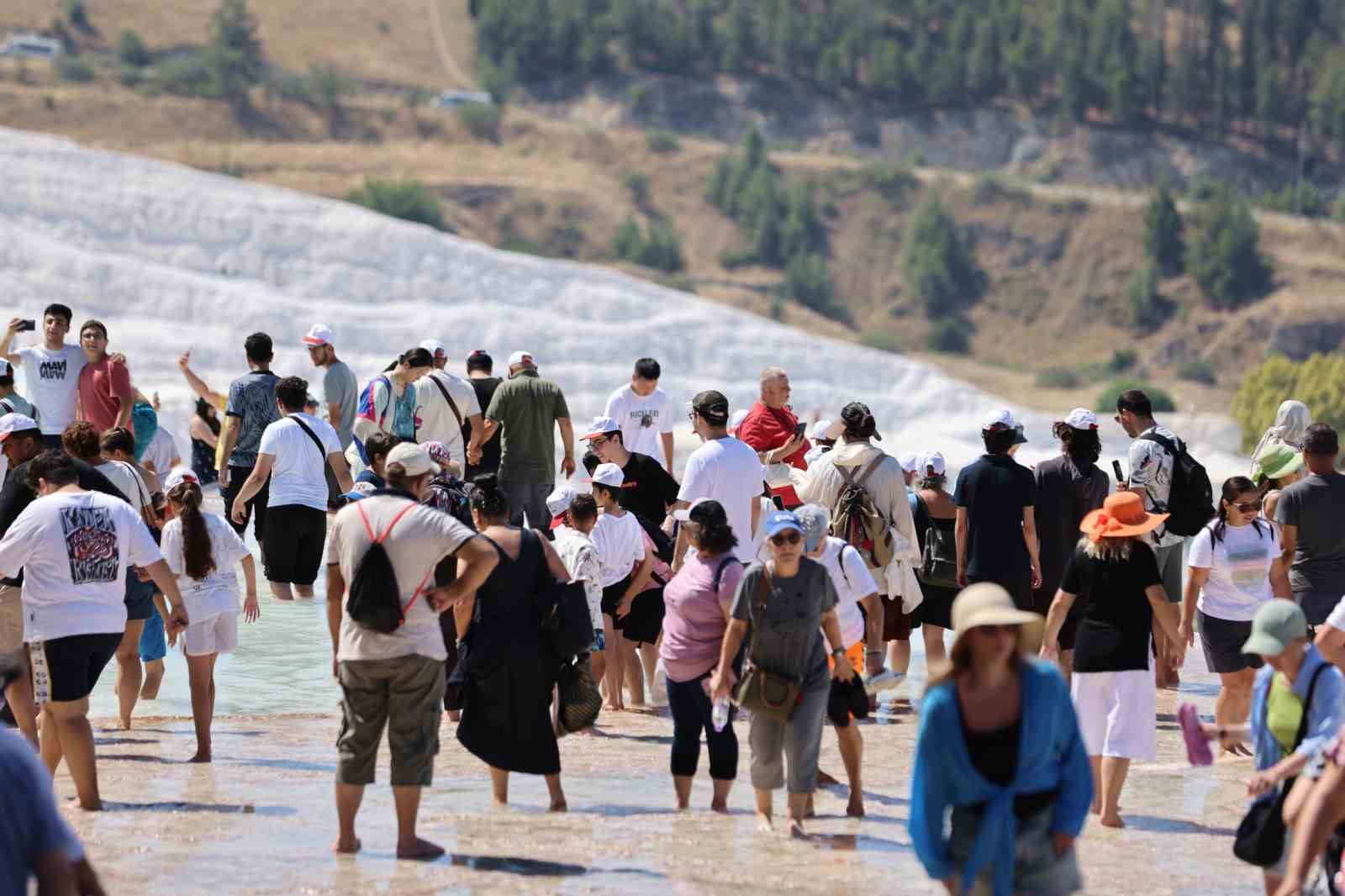 Satranç ustaları Pamukkale ve Hierapolis’e hayran kaldı